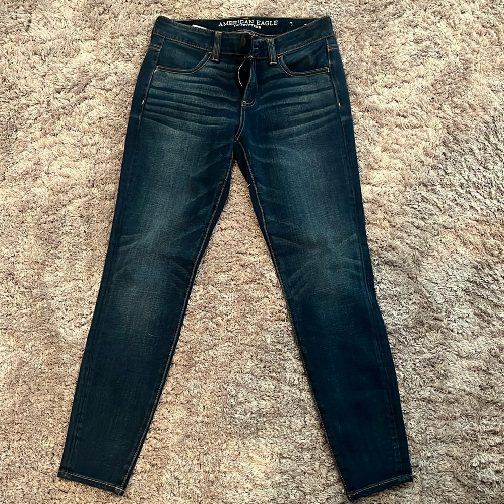 Like new, American eagle size 4 short super stretch jegging
